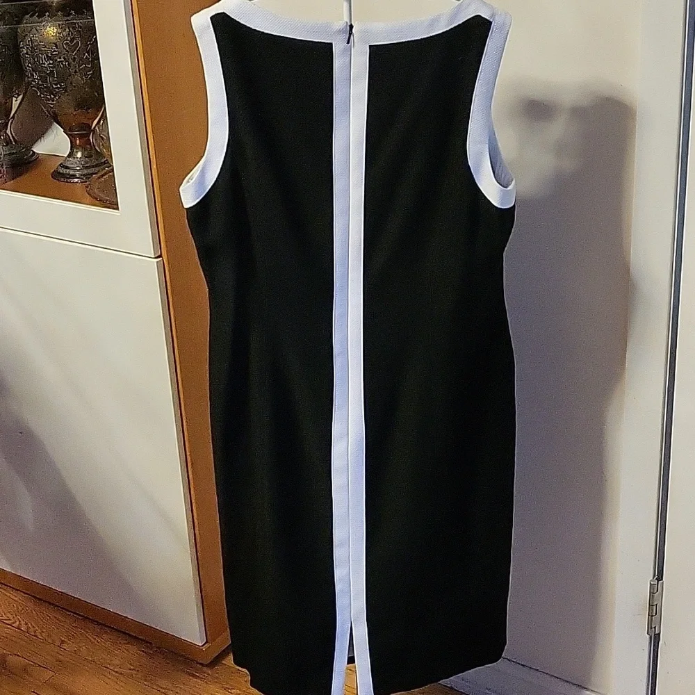 ANNE KLEIN Sleeveless Dress Colorblock Black White Petite Size 12P - Picture 3 of 3